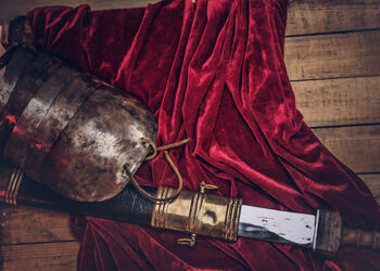 Il teatro: un palcoscenico per la storia e le riproduzioni di armi storiche