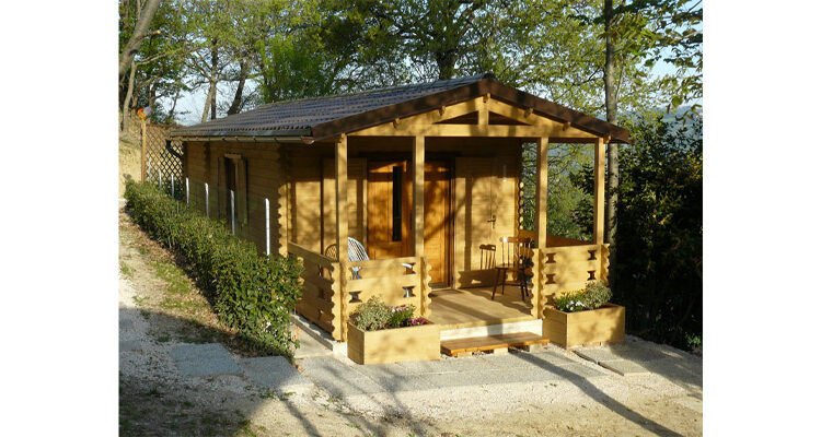 Bungalow per villaggio turistico: amati dai clienti che cercano il calore del legno